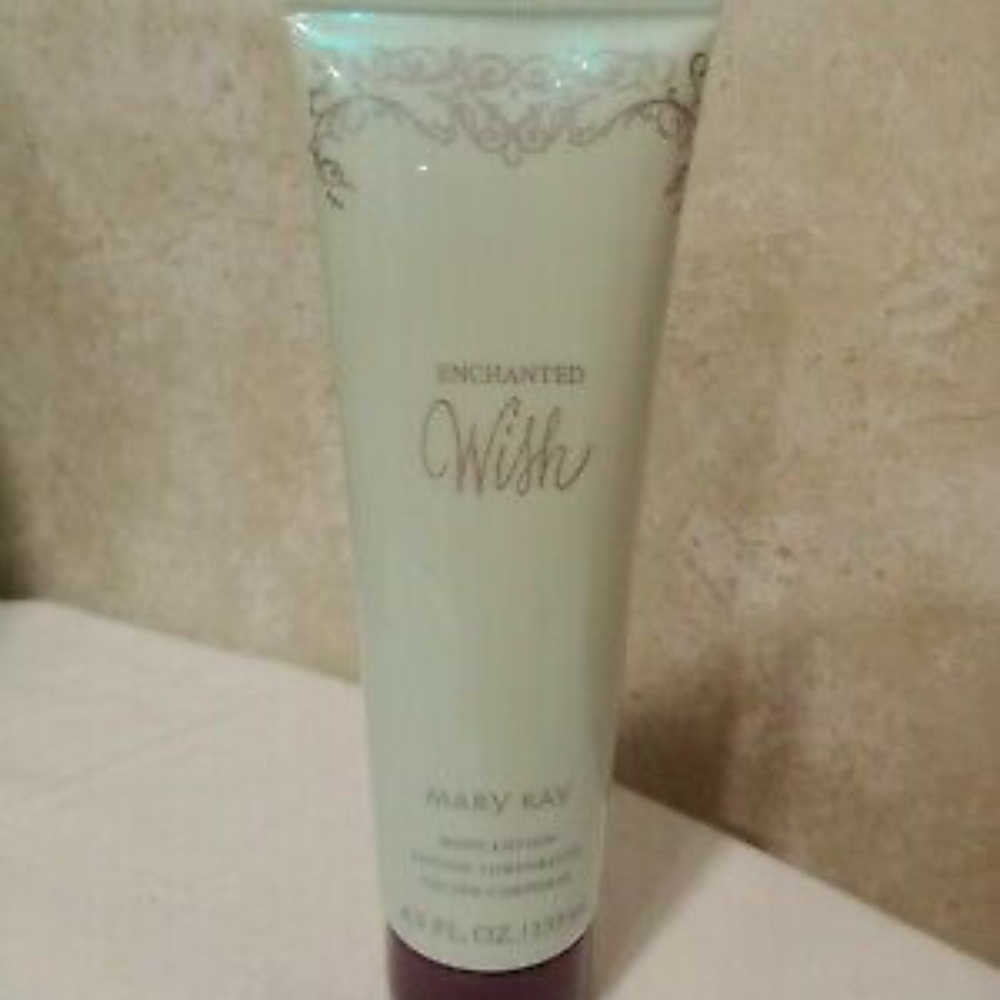 Mary Kay Enchanted Wish Body Lotion - Shipping Discount